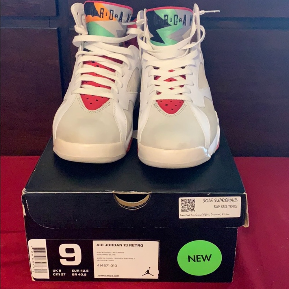 Air Jordan $ retro “hare” size 9